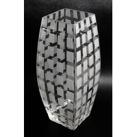 Product Βάζο Γυάλινο Διάφανο Καρό 10x10x25cm base image