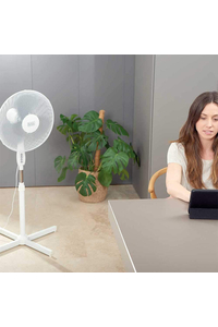 Product Ανεμιστήρας Ορθοστάτης 40cm 40W Λευκός Black + Decker BXEFP40E base image